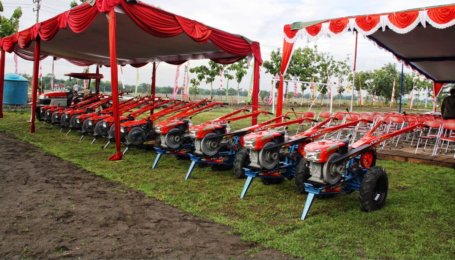 14. Traktor Roda 2 (1. Apa itu Traktor Roda 2 dan Kegunaannya)