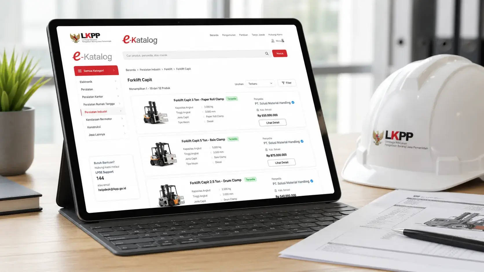 Pengadaan forklift capit e katalog melalui platform digital LKPP dengan tampilan spesifikasi produk forklift capit untuk kebutuhan industri dan pergudangan modern.